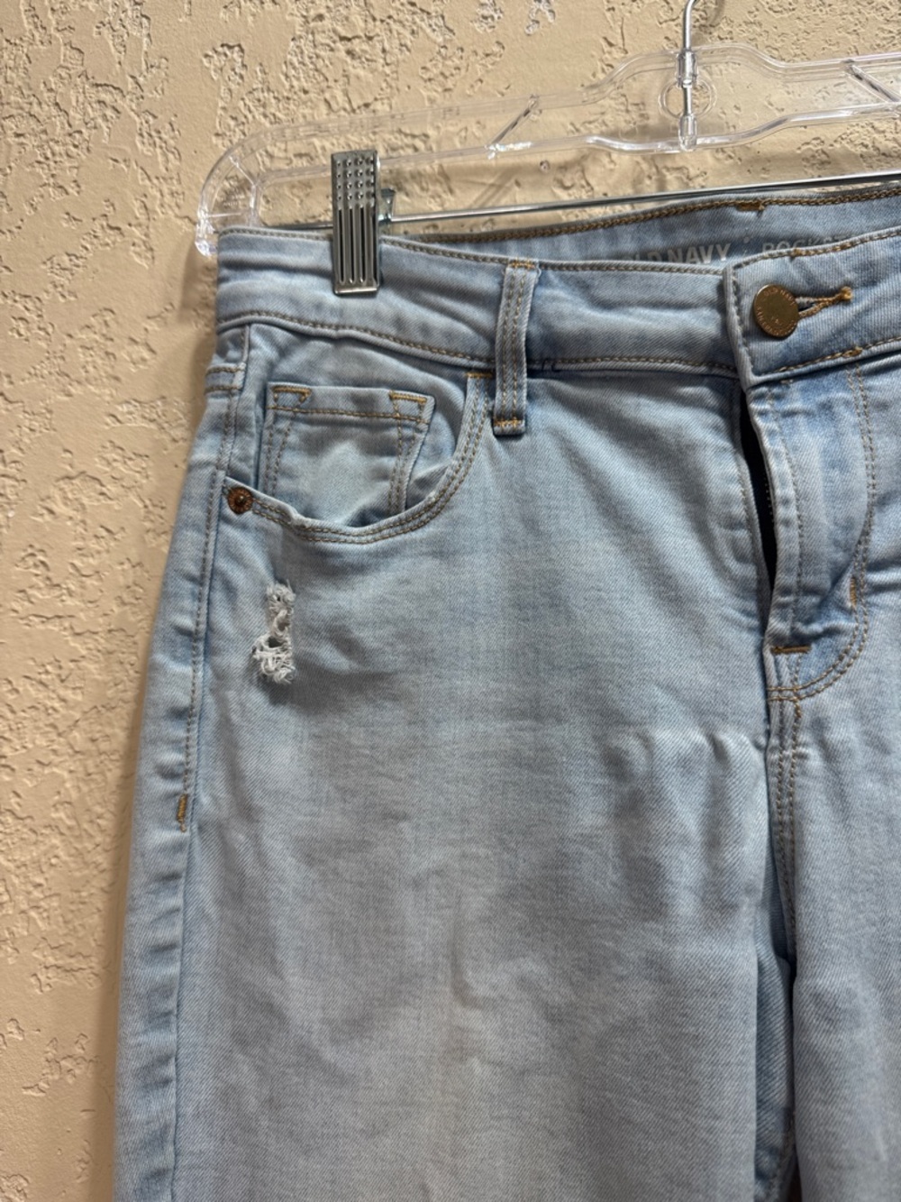 Old Navy Rockstar Mid Rise Skinny Jeans Light Wash Distressed Size 6 - Picture 3 of 9
